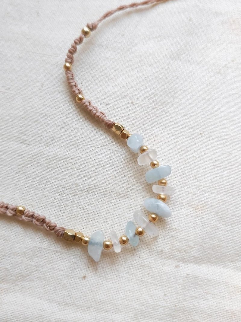[Can be customized] Spring Bay Bracelet Natural Stone Moonstone Aquamarine Stone - สร้อยข้อมือ - คริสตัล สีใส
