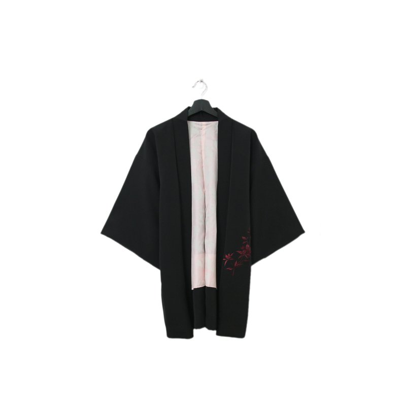 Back to Green-日本黑羽織 酒紅花朵 蔓延 kk-06//vintage kimono - 女大衣/外套 - 絲．絹 