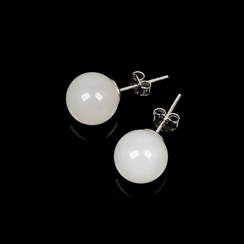 White Jade 10mm Earring - อื่นๆ - เครื่องประดับพลอย หลากหลายสี