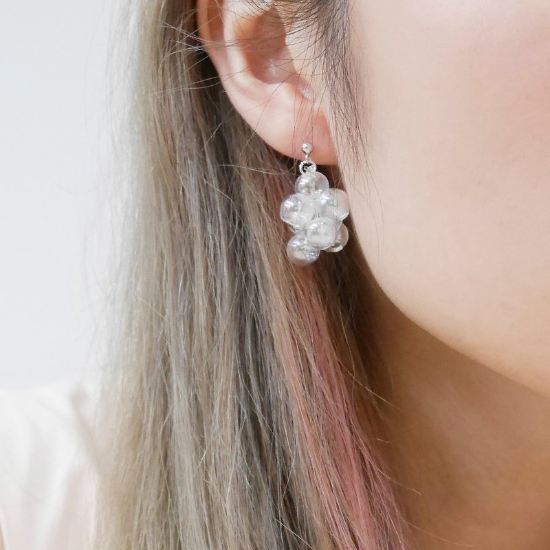 925 Sliver Metallic 001 Bubble Bubbles Earrings - ต่างหู - แก้ว ขาว