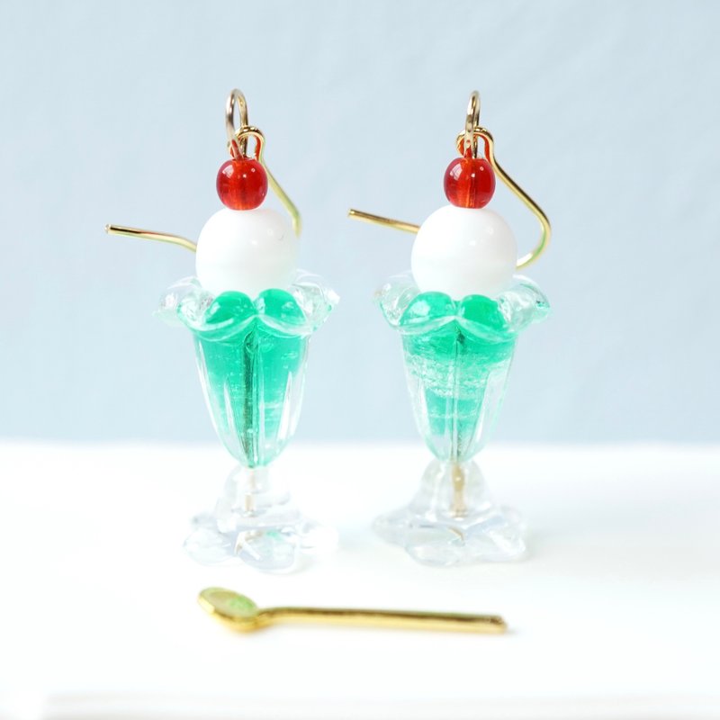 Cream soda Clip-On - Earrings & Clip-ons - Plastic Blue