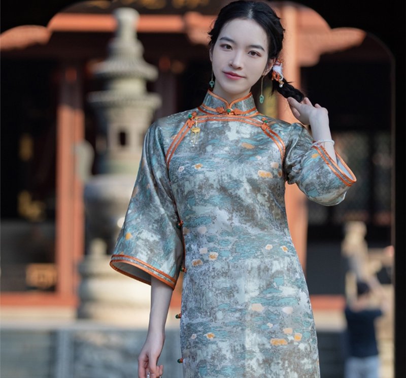 Lusongyue new Chinese retro Chinese style artistic high-end brocade ancient cheongsam - Qipao - Polyester Silver