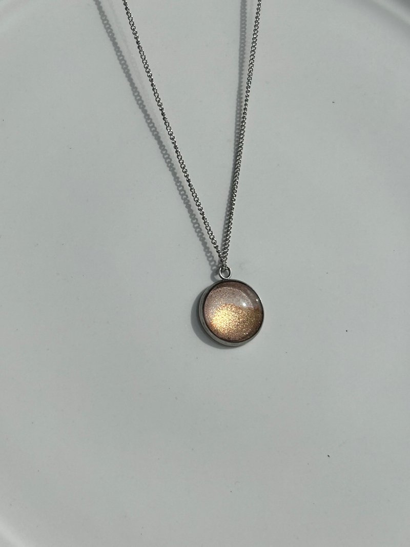 【Christmas Gift】Just the Right Touch of Gentleness: Pink Circular Hand-Painted Necklace with Stainless Steel Chain - สร้อยคอ - สแตนเลส สึชมพู