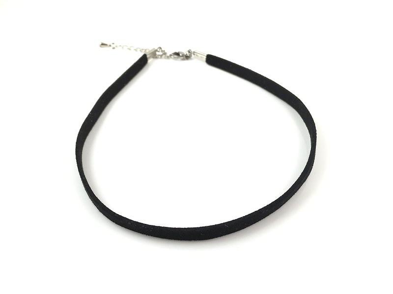 Black Basic Necklace - สร้อยคอ - วัสดุอื่นๆ สีดำ