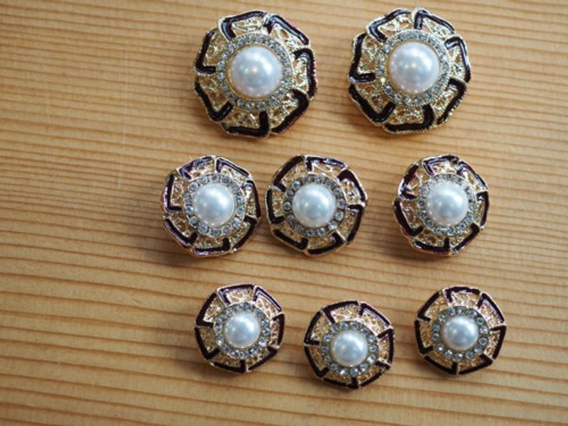 46019 Limited quantity Back hole 24mm 2 pearl metal buttons Brown - อื่นๆ - วัสดุอื่นๆ สีนำ้ตาล