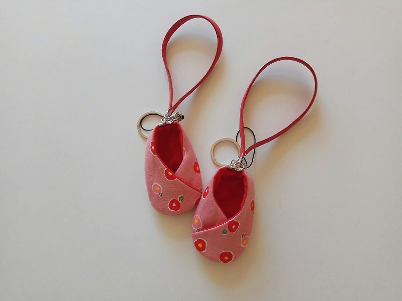 Small flower wedding gift good luck shoes charm good pregnancy shoes - Keychains - Other Materials Red