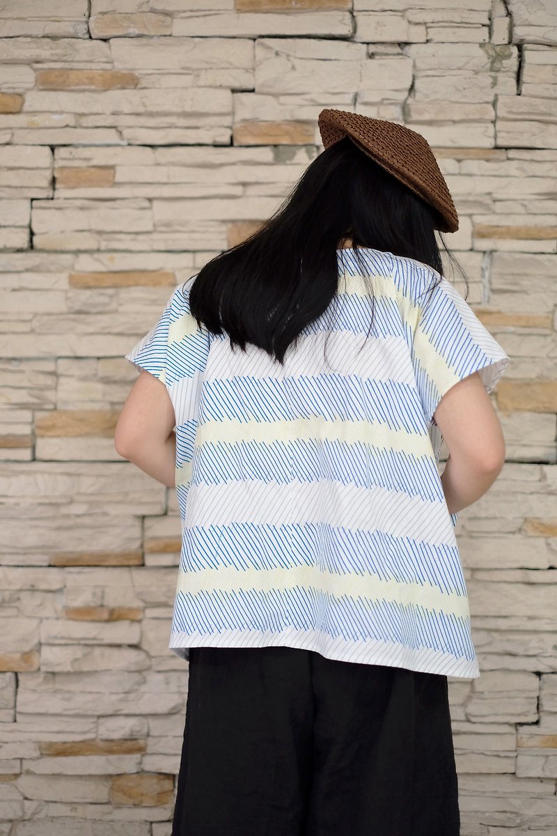 Japanese-style square clothing summer blue very cool handmade custom-made shirt - เสื้อผู้หญิง - ผ้าฝ้าย/ผ้าลินิน สีน้ำเงิน