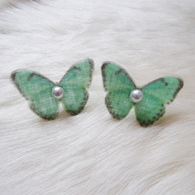 蝴蝶x珍珠耳環/綠茵 - 耳環/耳夾 - 絲．絹 綠色