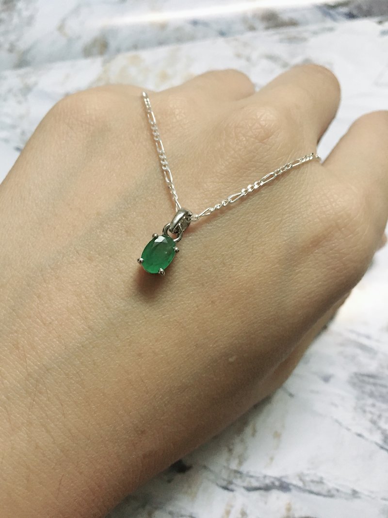 Emerald Pendant Made in Nepal 92.5% Silver - สร้อยคอ - เครื่องเพชรพลอย 