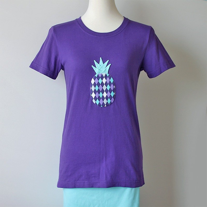 Diamond Check Pineapple Short Sleeve T-shirt - เสื้อยืดผู้หญิง - กระดาษ สีน้ำเงิน