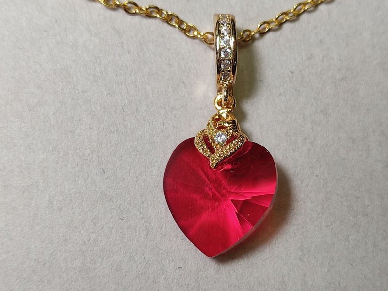 Red Heart Crystal Swarovski Pendant Choker Necklace - 項鍊 - 玻璃 紅色