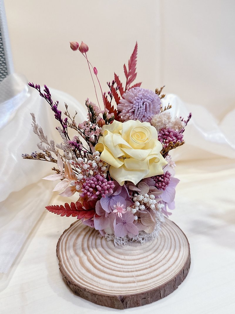 [Yunchu Pavilion Flower Art Handmade] Gift Crystal Flower Business Card Single Seat - Dried Flowers & Bouquets - Wood Red