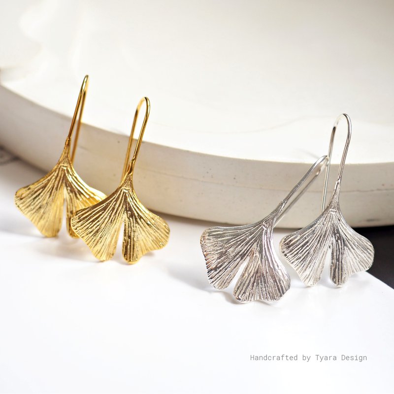 Sterling Silver Ginkgo Leaf Earrings | 14K Gold Plated Botanical Dangle - 耳環/耳夾/耳骨夾 - 純銀 銀色