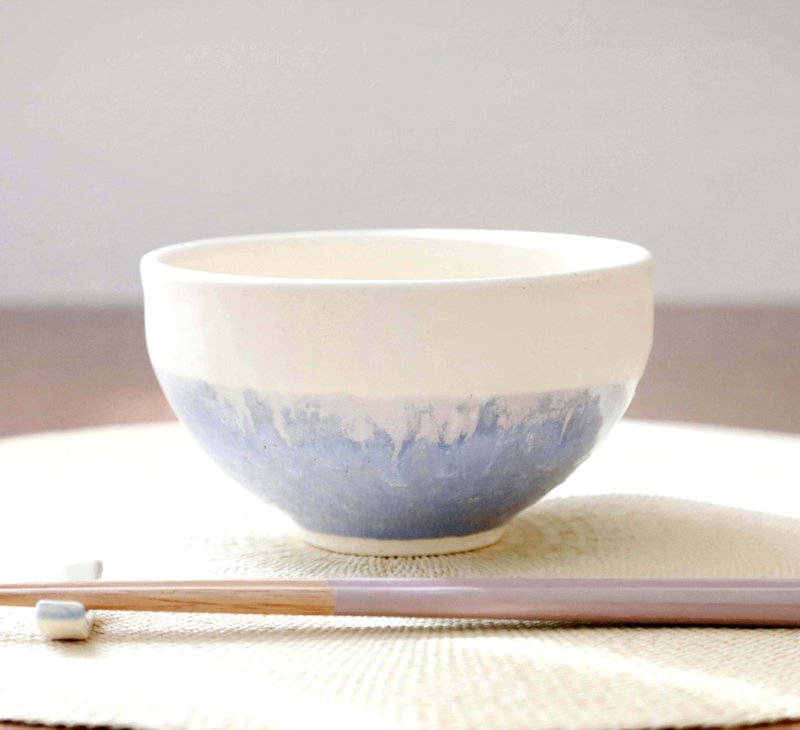 紫陽花結晶釉と白マット釉のかけわけ丼鉢 - 碗 - 陶 藍色