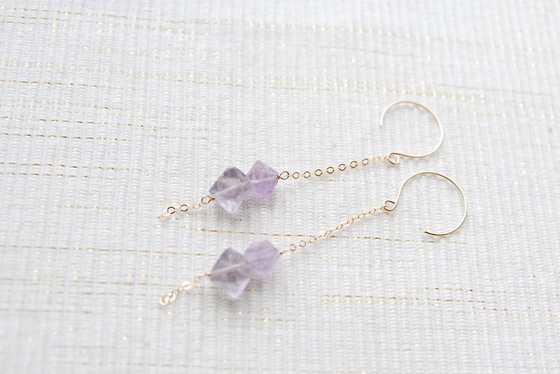 Fluorite crystal swing earrings 14kgf - Earrings & Clip-ons - Stone Purple