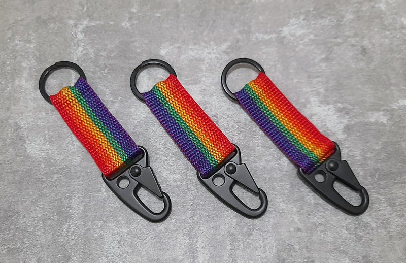 [Christmas Gift Box] Six-color rainbow webbing handmade keychain/unprinted black press buckle gun buckle style - Keychains - Nylon Multicolor