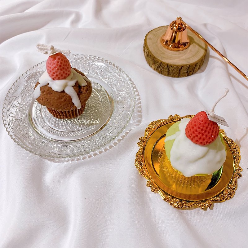 A bite of strawberry cream muffin soy candle scented candle - เทียน/เชิงเทียน - ขี้ผึ้ง 