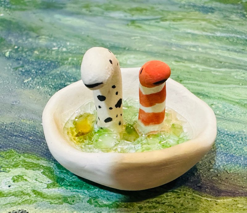 透明色手作陶 花園鰻 - 擺飾/家飾品 - 陶 