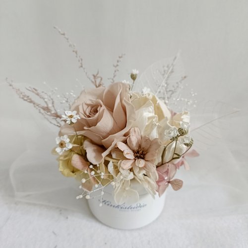 Kinki 手作Studio 聖誕樹聖誕花圈復古奶茶裸永結婚捧花永生乾燥花畢業謝師禮物生日