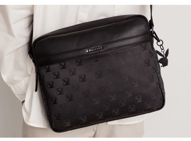 PLAYBOY - 大斜背包 Meaningful系列 - 黑色 - 側背包/斜背包 - 其他材質 黑色