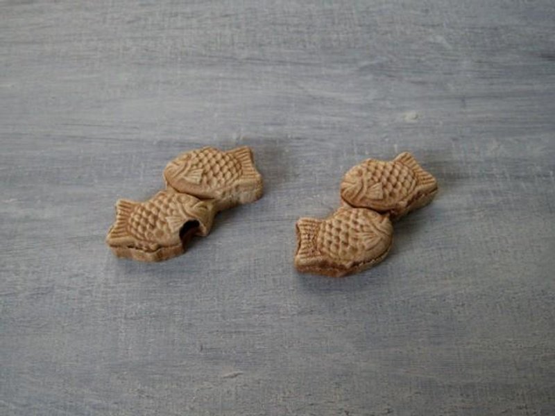 タイヤキの箸置き、２連 - 箸・箸置き - 陶器 