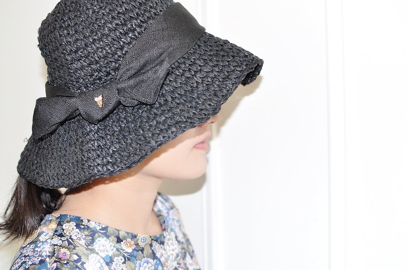 Flat 135 X Taiwanese designer coarse woven roll fold storage owl embellished straw hat knitted hat - Hats & Caps - Polyester Black