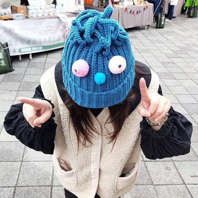凸眼章魚 手作編織帽 創意毛帽 交換禮物 聖誕禮物 文創設計 冬裝 - 帽子 - 棉．麻 藍色