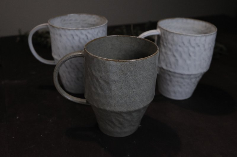 Mug l persimmon white l matte green l olive - Mugs - Pottery 