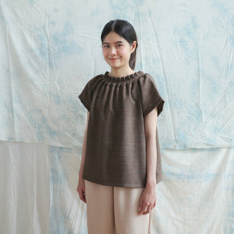 領褶上衣 - 咖啡色 / linnil 原創設計 - 女裝上衣 - 棉．麻 咖啡色