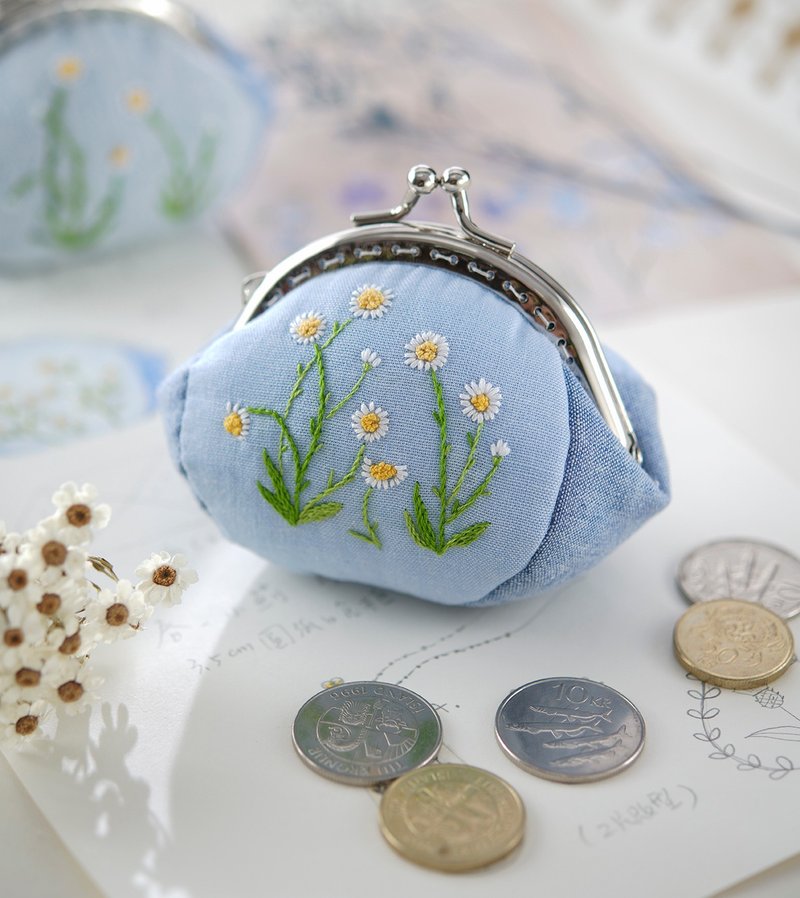 小草花刺繡口金包－玉山飛蓬材料套組(內含完整影音教學)】 - 編織/刺繡/羊毛氈/縫紉 - 棉．麻 