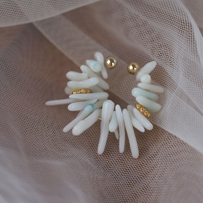 White coral | White coral ear cuff | March birthstone - ต่างหู - เครื่องประดับพลอย ขาว