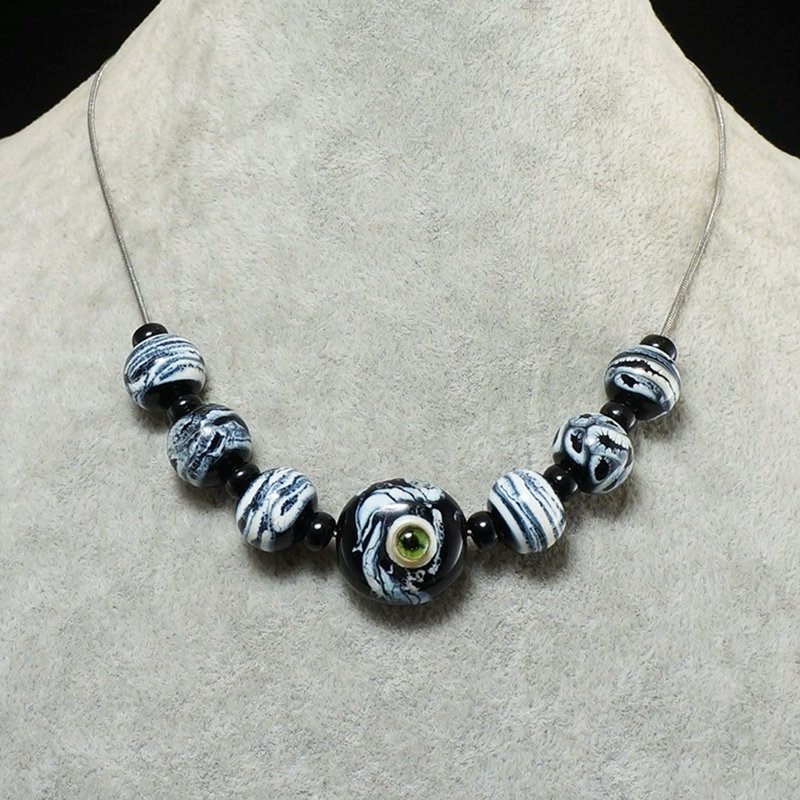 Black and White Lampwork Murano Glass Evil Eye Green Cat Eye Necklace Jewelry - 項鍊 - 玻璃 黑色