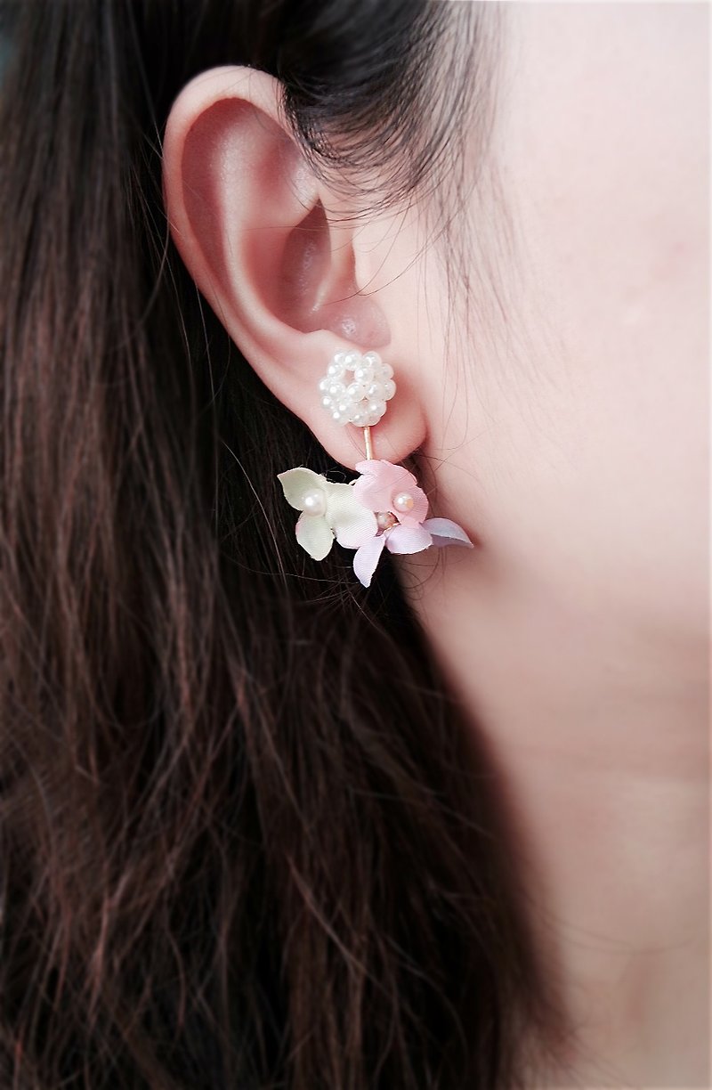日本製ハンドメイド ビーズ パール小花 抗アレルギー耳つぼ・イヤリング - ピアス・イヤリング - 寄せ植え・花 パープル