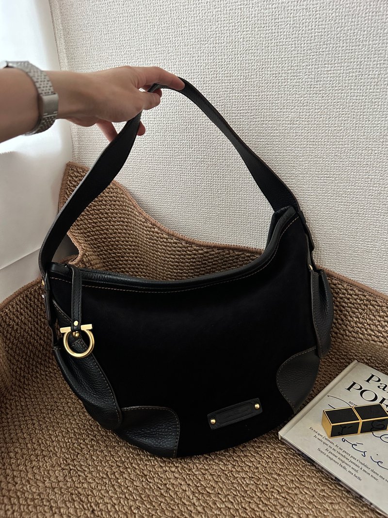 中古包 Salvatore Ferragamo 菲拉格慕 馬蹄扣 Hobo 包 - 手提包/手提袋 - 真皮 黑色