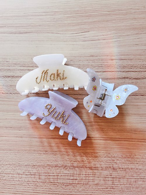 NeverOld Story Hair Claw Personalized Claw Clip color changed in Sunlight