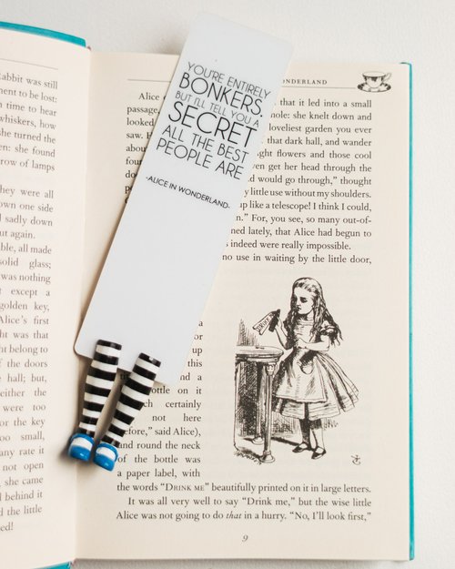 Alice in Wonderland Gifts Handmade Polymer Clay Alice in Wonderland  Bookmark - Shop ChildUniverse Bookmarks - Pinkoi