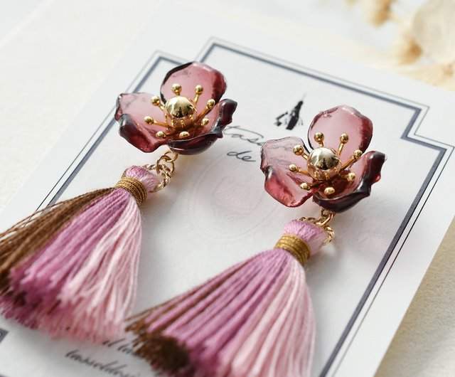 取引中 2way*ベージュと花柄レースのタッセルのピアス/イヤリング