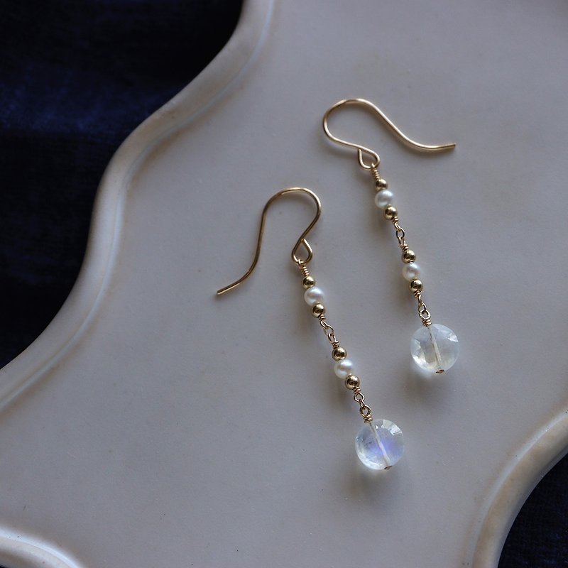 14KGF Moonstone×Pearl Natural Stone Earrings Long Classic - Earrings & Clip-ons - Gemstone White
