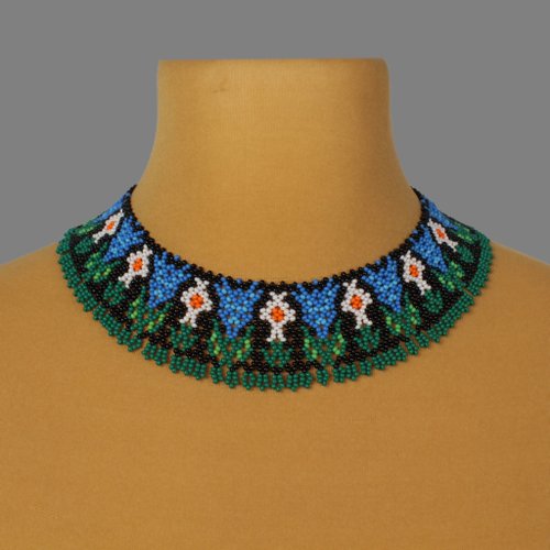 SweetBeadsIP Blue flower bead necklace