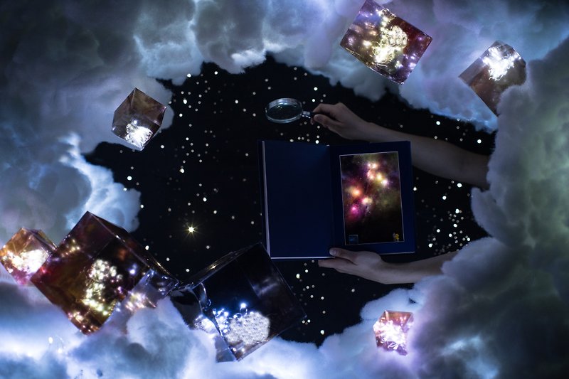 Gift【12 Constellation Series •  LEO】Starry Night Book Lamp - โคมไฟ - วัสดุอื่นๆ สีใส