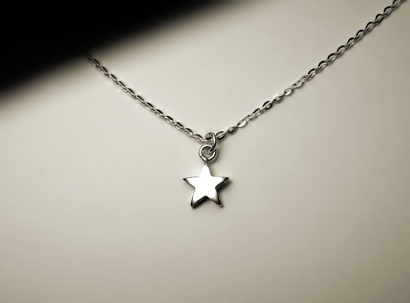 Little Star Necklace - สร้อยคอ - โลหะ สีเงิน