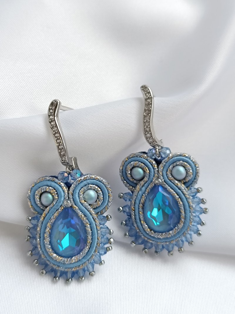 Clip -on, earring, handmade earrings, Jewelry, accessories, swarovski, earrings - ต่างหู - วัสดุอื่นๆ สีน้ำเงิน