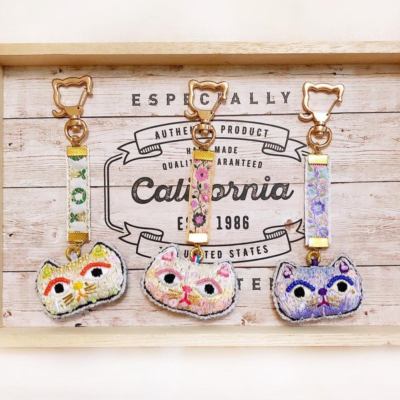 Koko Loves Dessert // I sell my youth to you-cat head key ring / pendant - ที่ห้อยกุญแจ - งานปัก หลากหลายสี