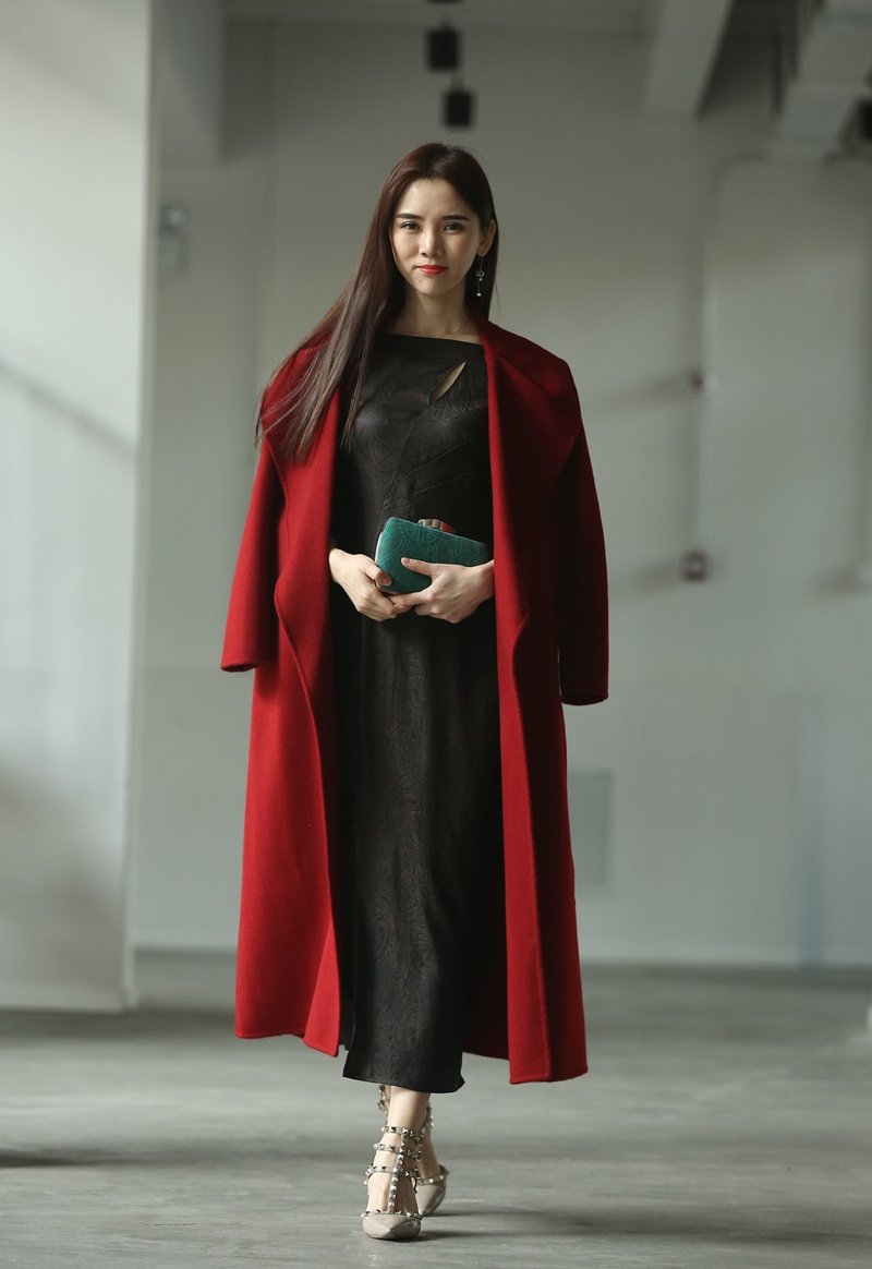 [品祥云纱]Winter new double-sided hand-sewn 850g heavy water ripple cashmere coat Hua Deng - Women's Casual & Functional Jackets - Wool Red