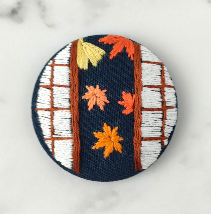 Autumn maple leaf embroidery brooch through a paper screen - Brooches - Cotton & Hemp Orange