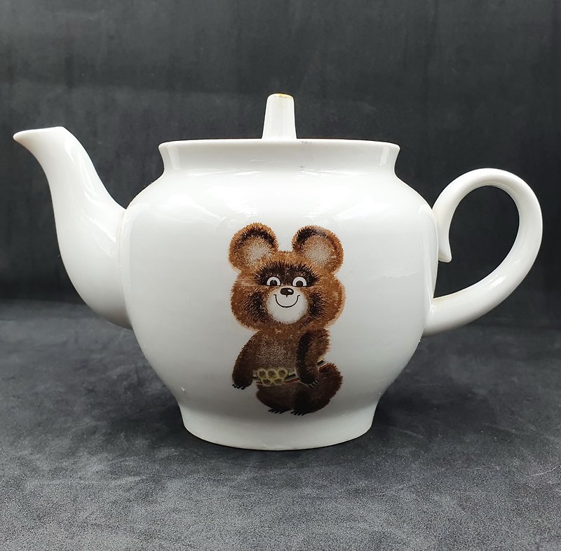 Porcelain Teapot BEAR MISHA Olympic Games in Moscow USSR 1980 Krasny farforist - 茶壺/茶杯/茶具 - 瓷 白色
