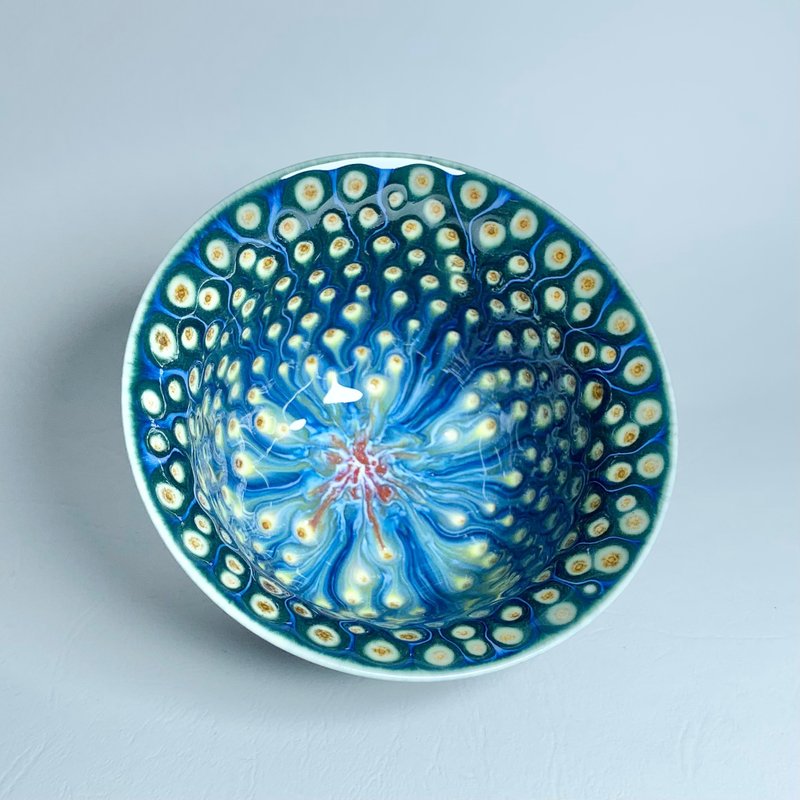 Peacock teacup / Taiwan pottery artist Yu-ning, Chiu - ถ้วย - เครื่องลายคราม หลากหลายสี