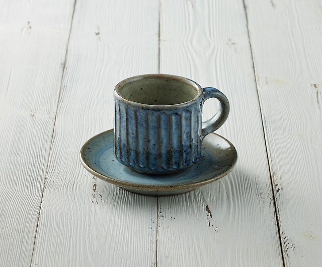 Highly Aesthetic Coffee Cup And Saucer Set, Made Of Ceramic