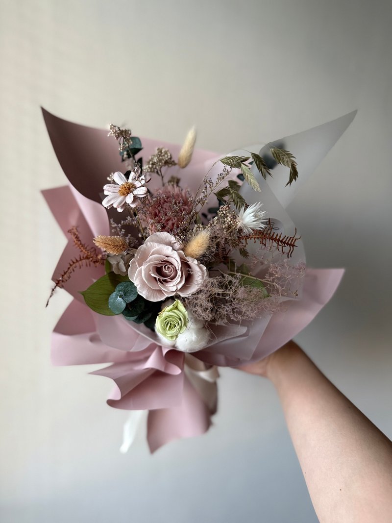 乾燥玫瑰粉綠色花束—艸心永生花 - 乾燥花/永生花 - 植物．花 粉紅色