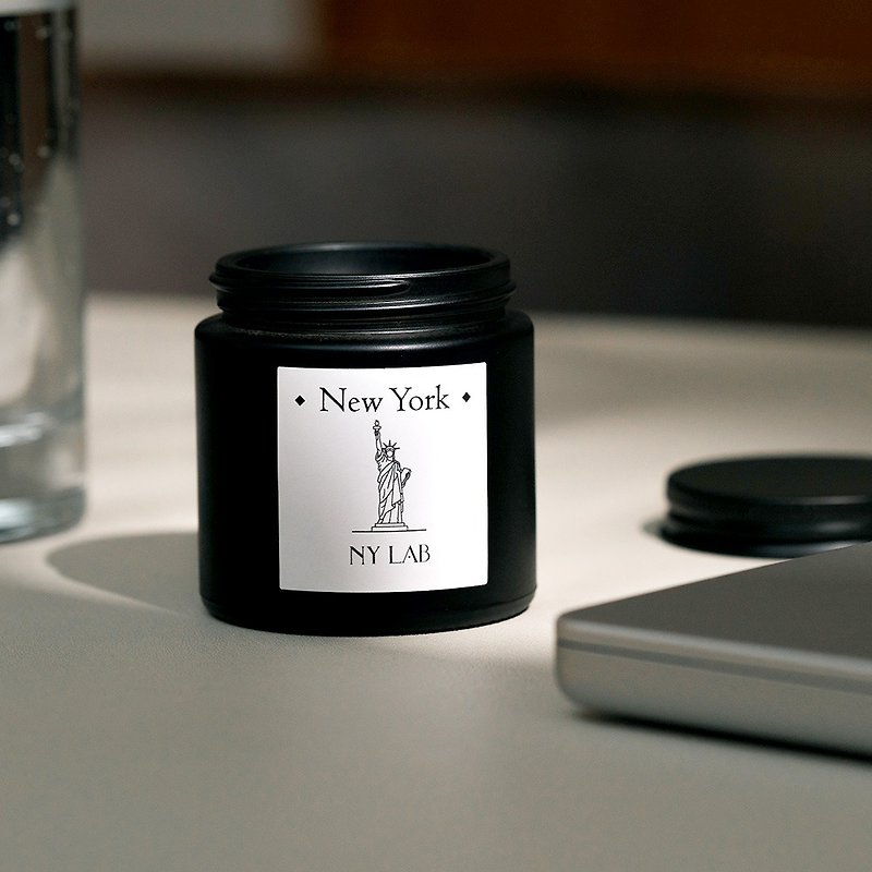 【NY LAB 紐約實驗室】霧質感手工香氛蠟燭-紐約檀香 3.5oz - 香薰蠟燭/燭台 - 其他材質 黑色
